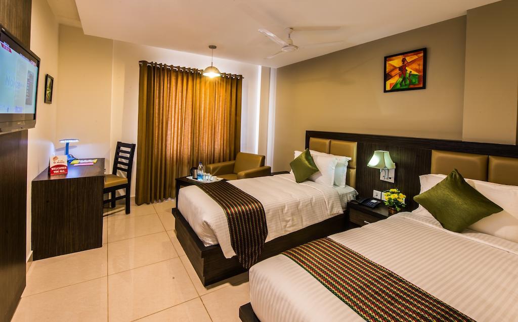 Plaza Hotel Trichy Tiruchirappalli Zimmer foto
