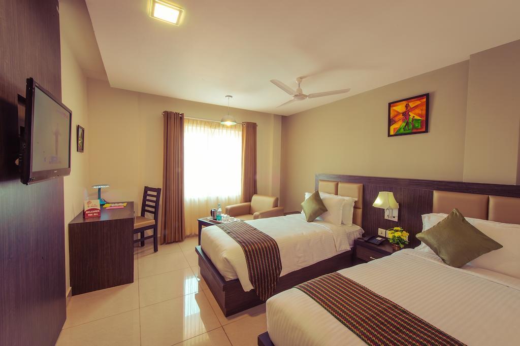 Plaza Hotel Trichy Tiruchirappalli Zimmer foto