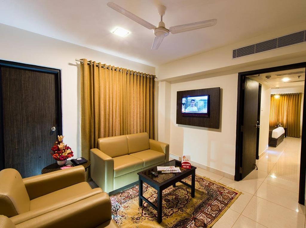 Plaza Hotel Trichy Tiruchirappalli Exterior foto